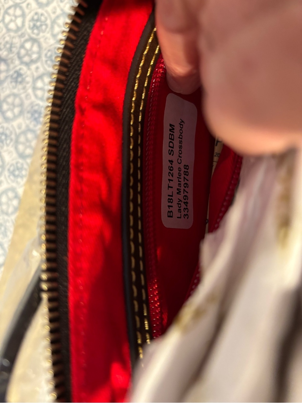 NWT Disney Dooney & Bourke 2018 Lady and the Tramp Foldover Crossbody Bag Rare - Picture 6 of 6